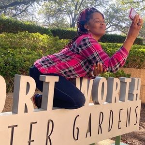 Meet your Posher, Nikki